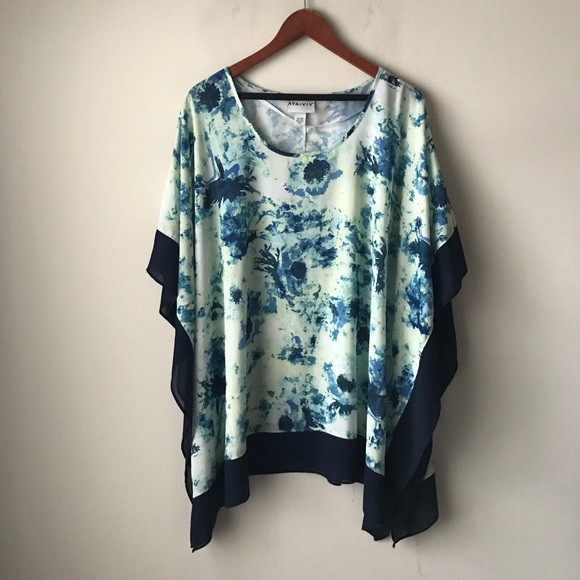 Ava & Viv Tops - Ava & Viv flowy printed top